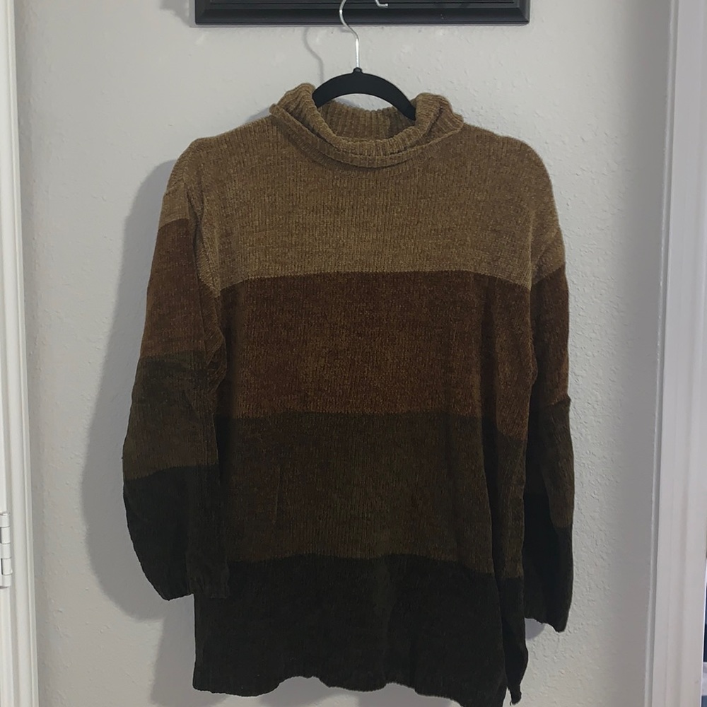 brown gradient turtleneck